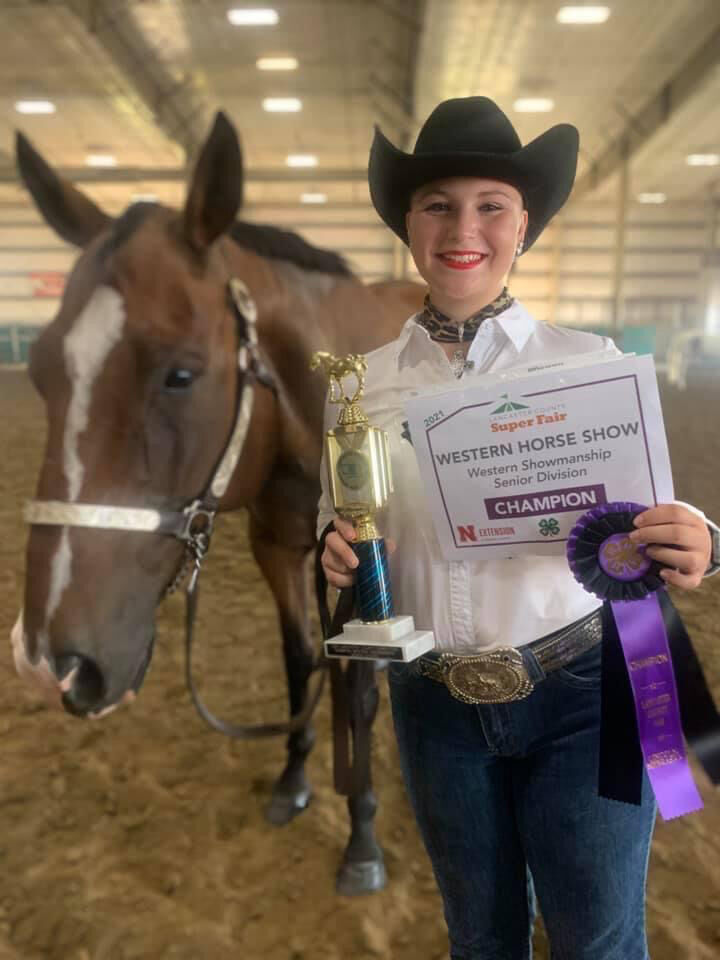 Kali_Maytum_Horse Wetern Showmanship Sr Ch.jpg